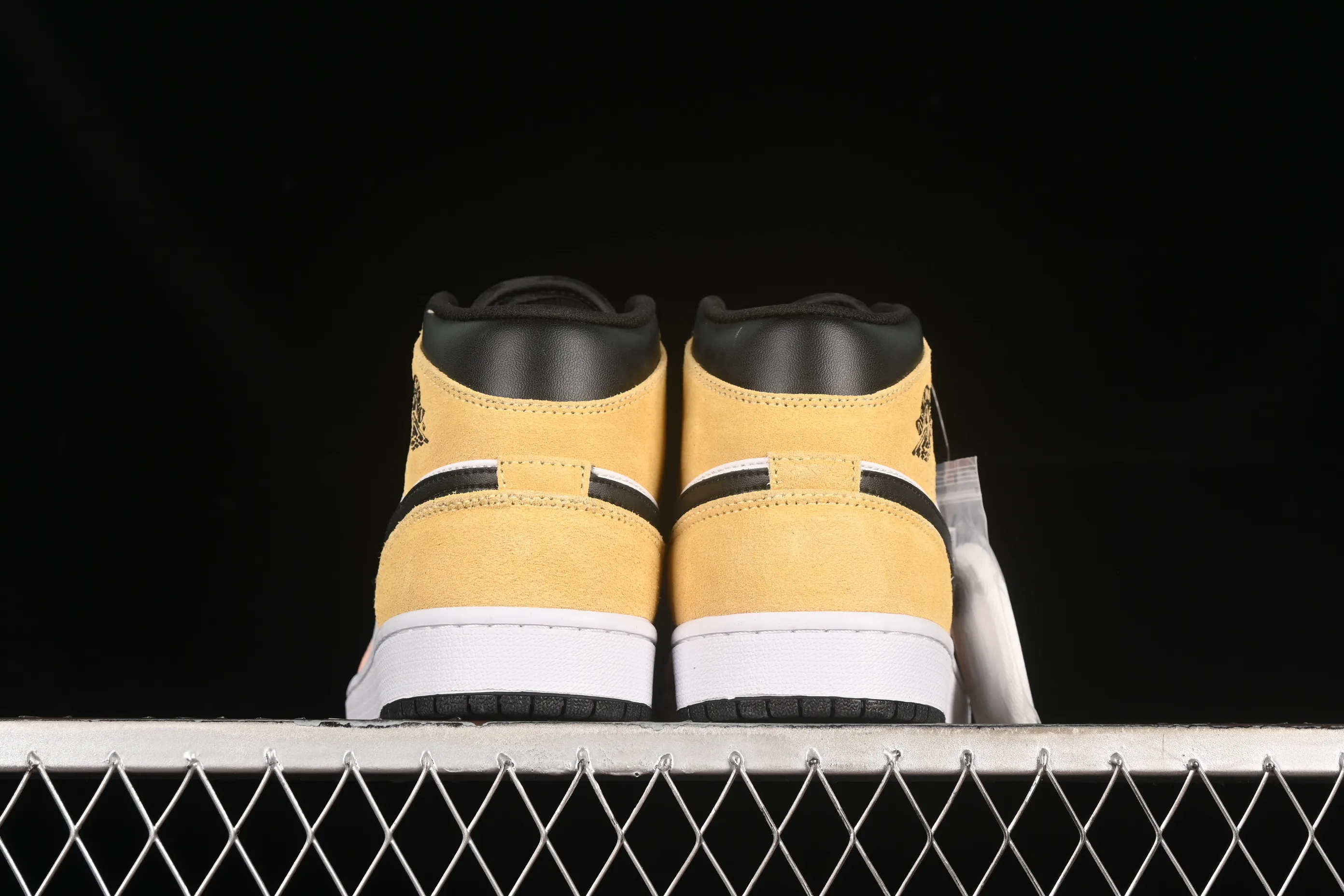 All categories Air Jordan Jordan series basketball shoes Air Jordan 1 Mid Air Jordan 1 Mid AJ1 Joe 1 neutral powder mid-top cultural casual sneakers DX4332-800